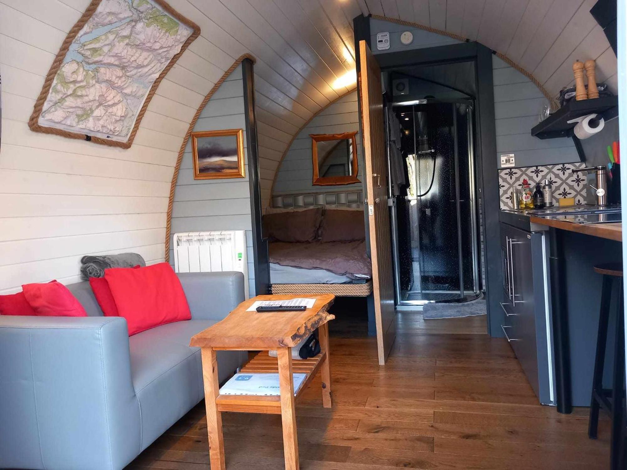 Riverside Pod, West Highland Way Holidays คินลอคคลีเวน ภายนอก รูปภาพ
