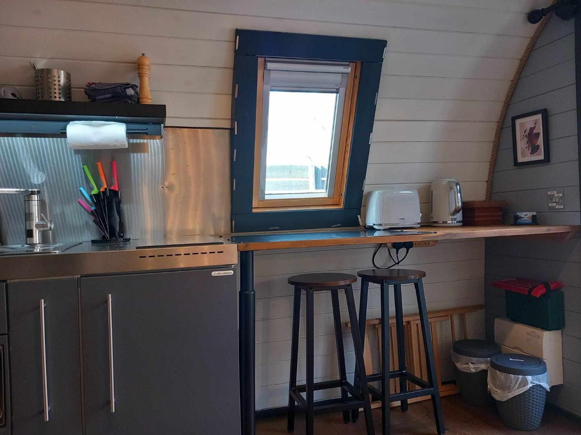 Riverside Pod, West Highland Way Holidays คินลอคคลีเวน ภายนอก รูปภาพ