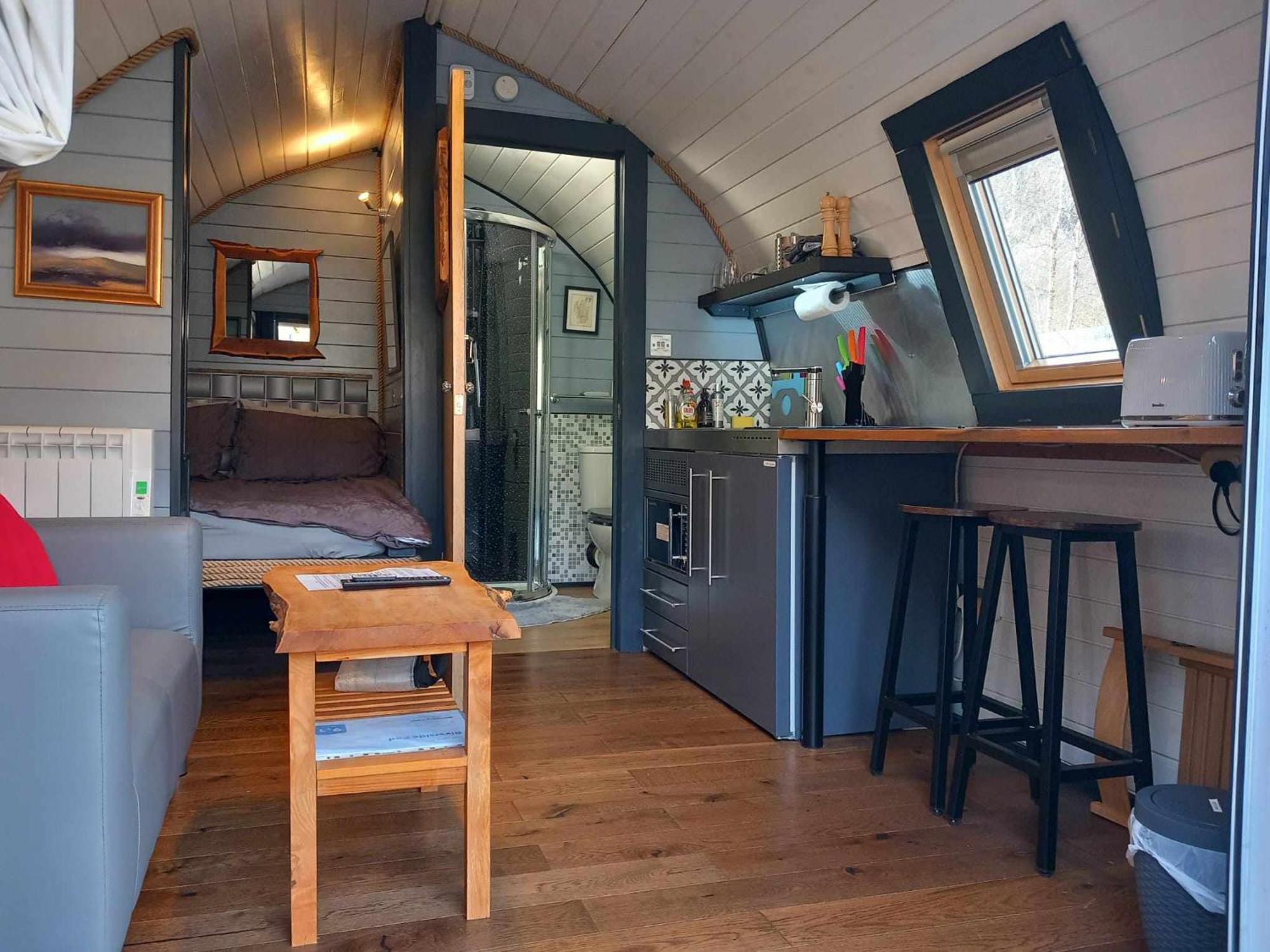 Riverside Pod, West Highland Way Holidays คินลอคคลีเวน ภายนอก รูปภาพ