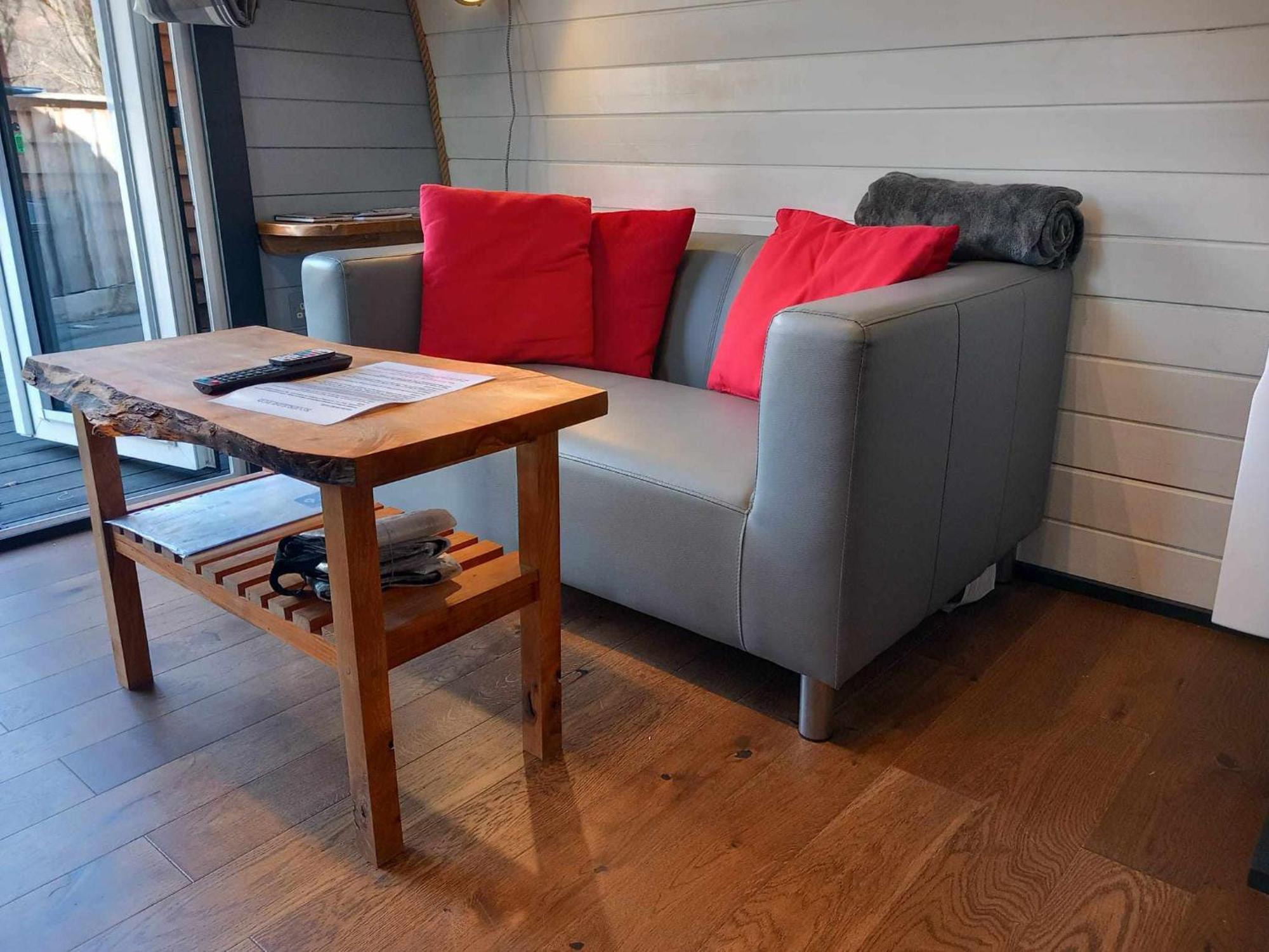 Riverside Pod, West Highland Way Holidays คินลอคคลีเวน ภายนอก รูปภาพ