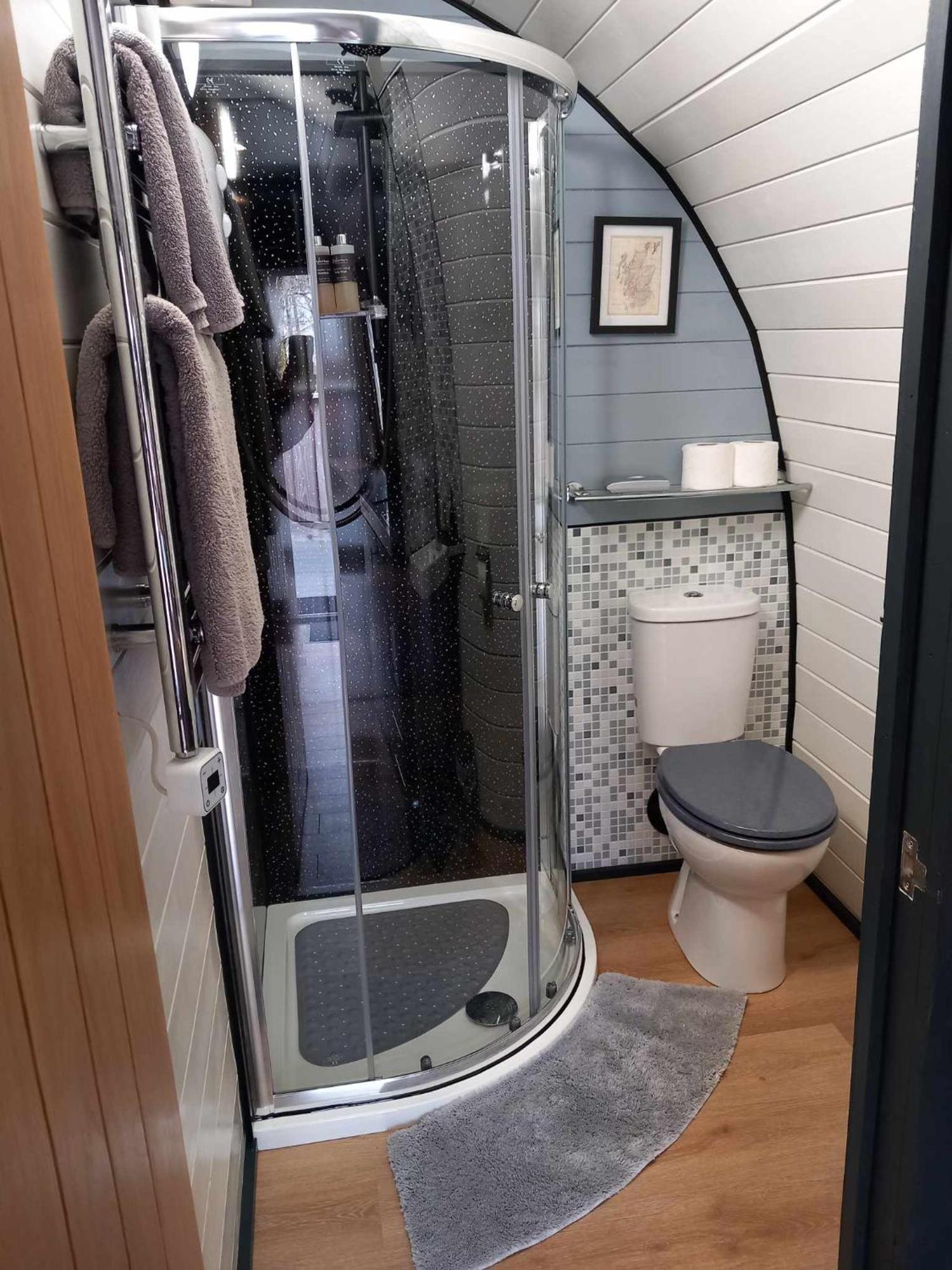 Riverside Pod, West Highland Way Holidays คินลอคคลีเวน ภายนอก รูปภาพ