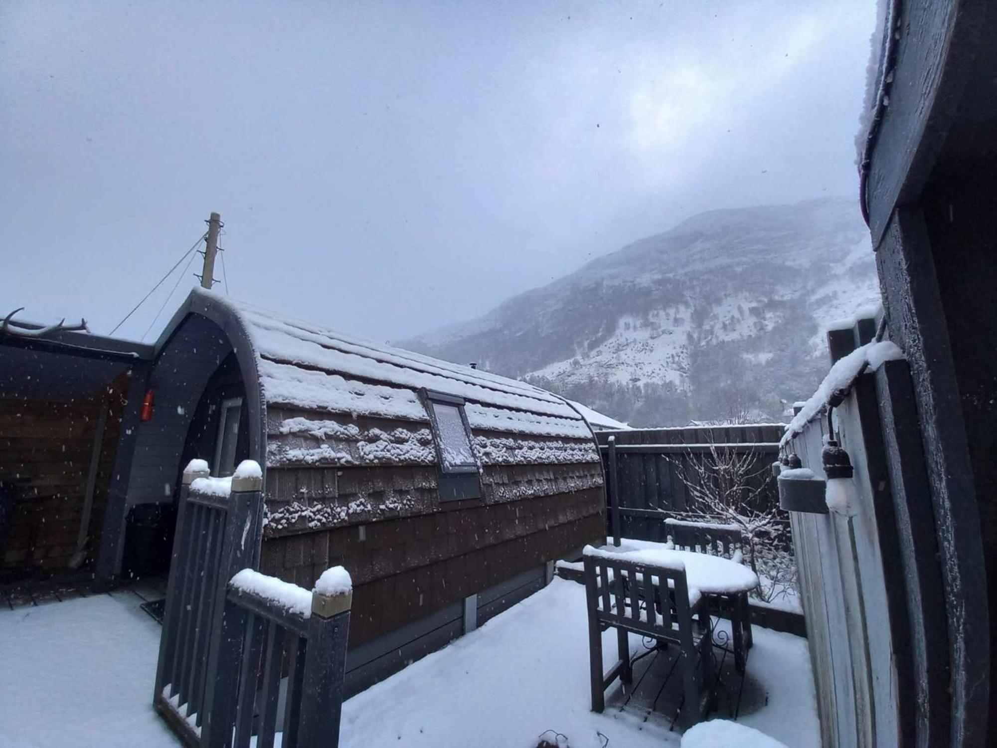 Riverside Pod, West Highland Way Holidays คินลอคคลีเวน ภายนอก รูปภาพ