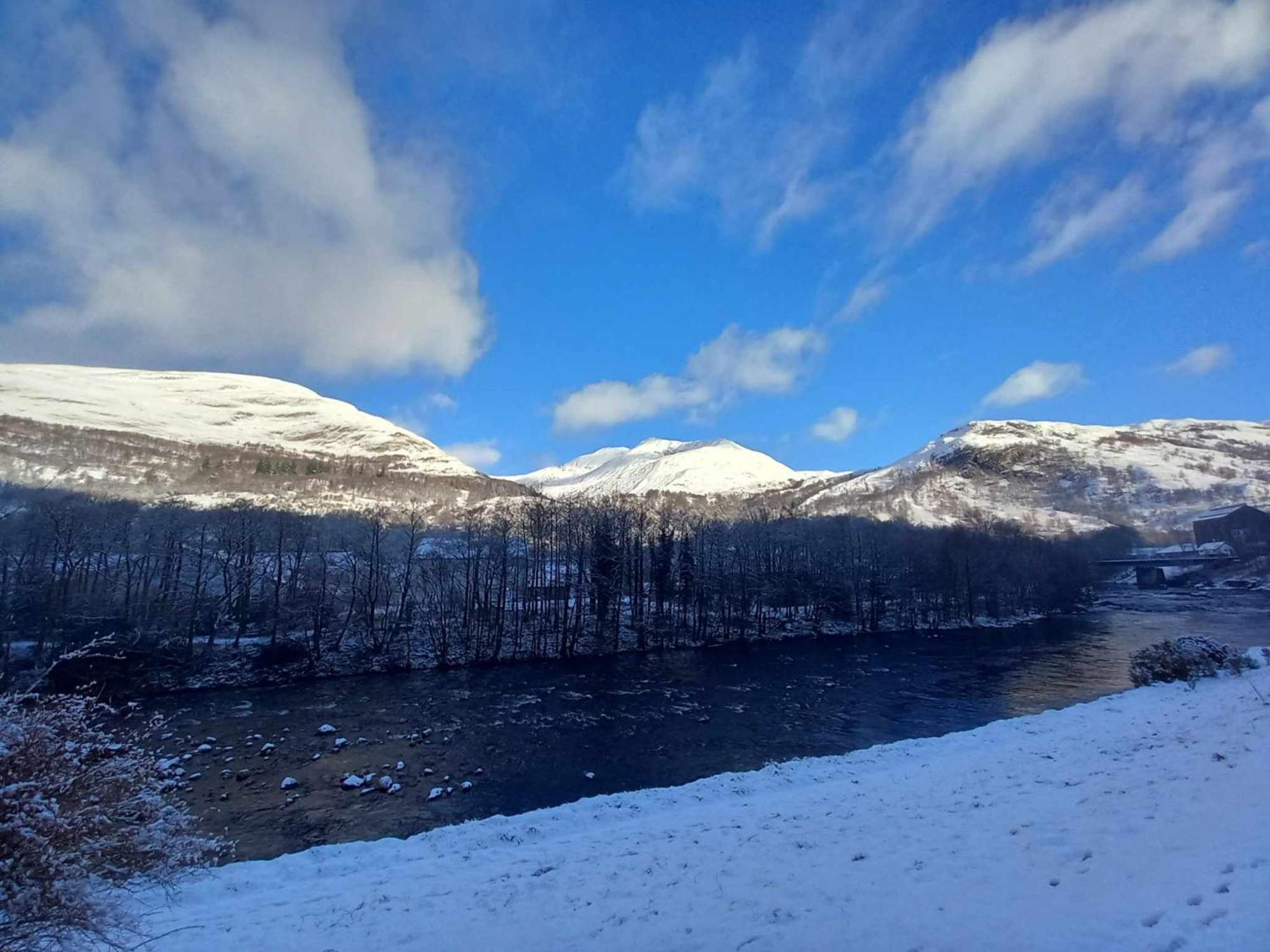 Riverside Pod, West Highland Way Holidays คินลอคคลีเวน ภายนอก รูปภาพ